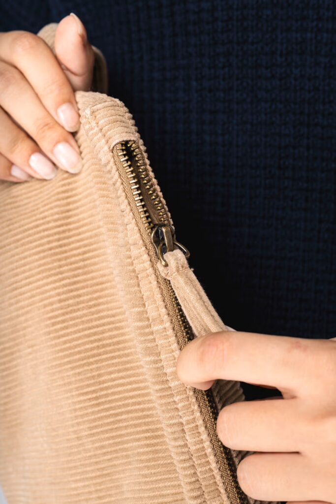 Pochette écoresponsable délavée en velours côtelé